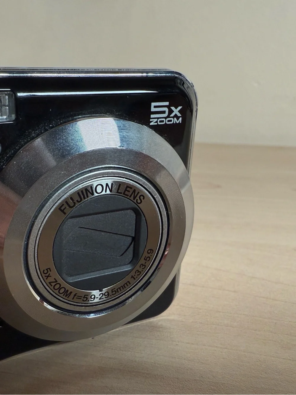 FujiFilm FinePix AX655 16MP Digital Point and Shoot Camera w/5x Optical Zoom